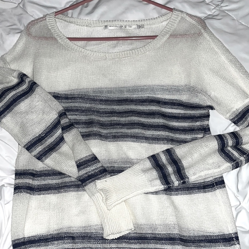 Uniquely Lorna Jane XS linen sweater. Lightweight weave in blue/white stripe